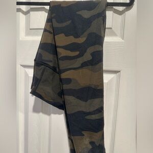 Victoria Secret Pink Camo leggings